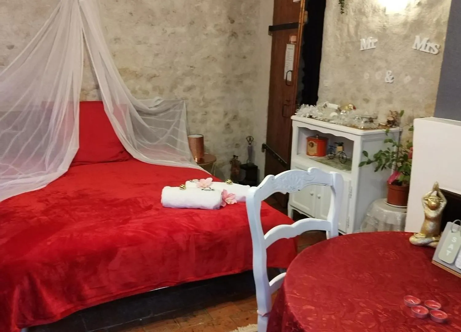 Bed and Breakfast Jacuzzi Massage Sur Rdv,Duo,Reiki,Californien, Reflexologie Plantaire, Et Bouteille Mousseux Offerte Ferolles